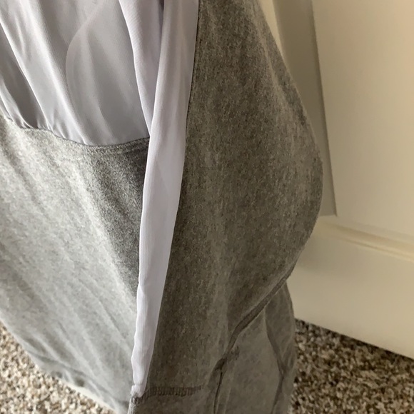 Abercrombie and Fitch Gray 3/4 Sweater - Picture 3 of 5